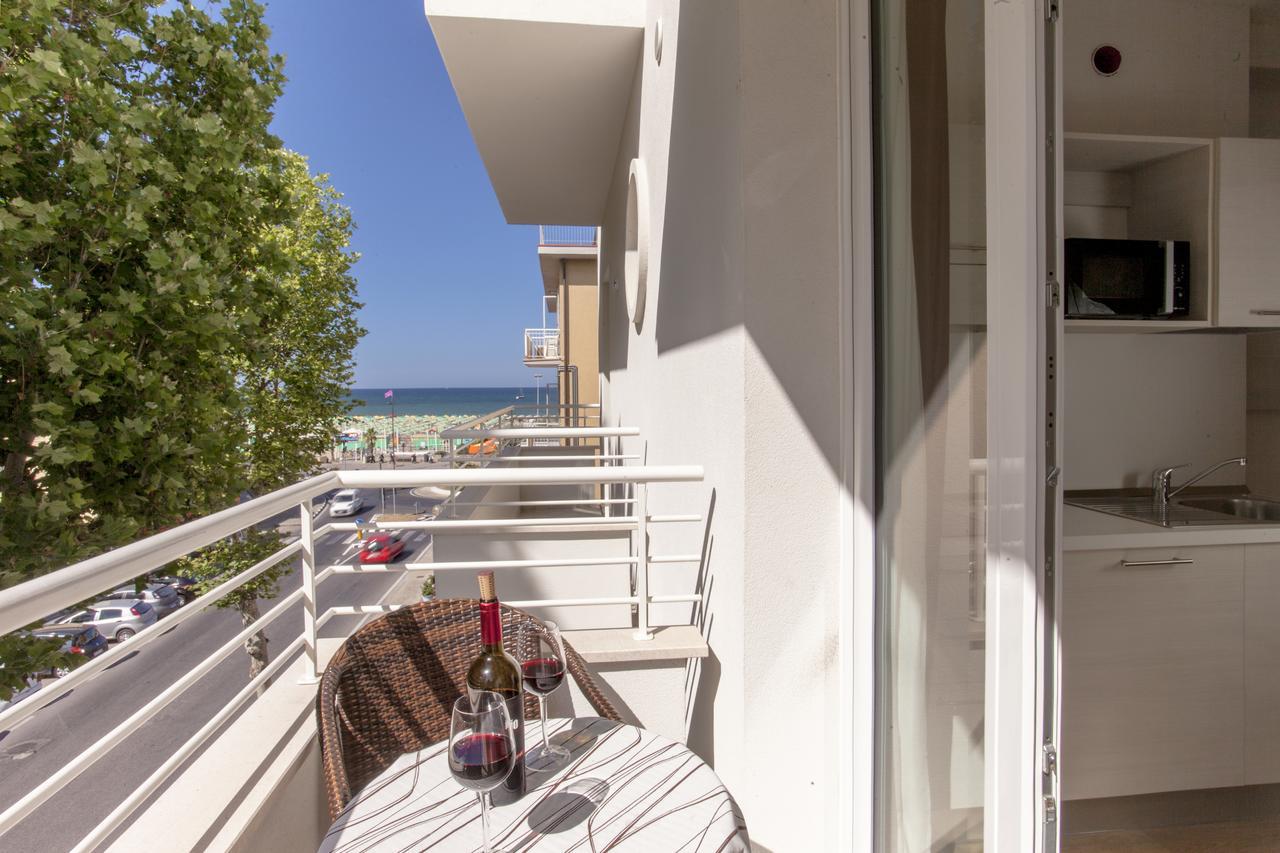 Hotel Houston Suites Rimini Eksteriør billede